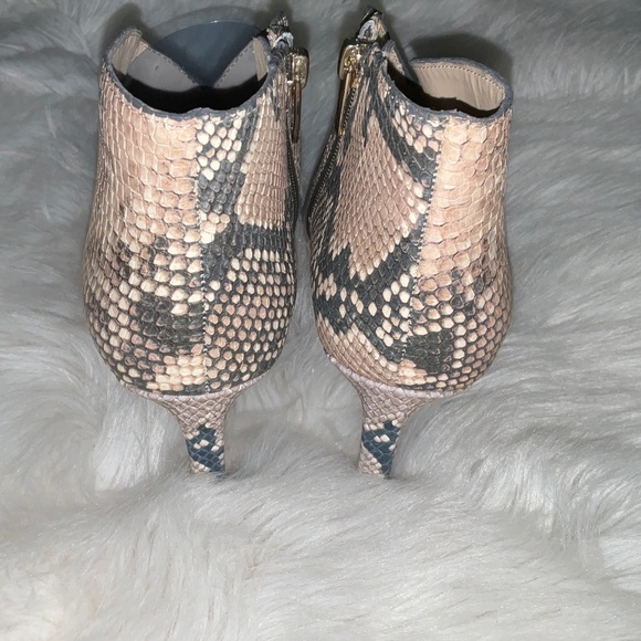 Vince Camuto
Sestrind Booties - Picture 6 of 8